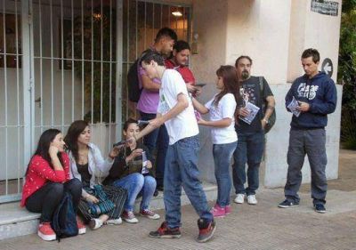 Kolina concientiza sobre el Sida