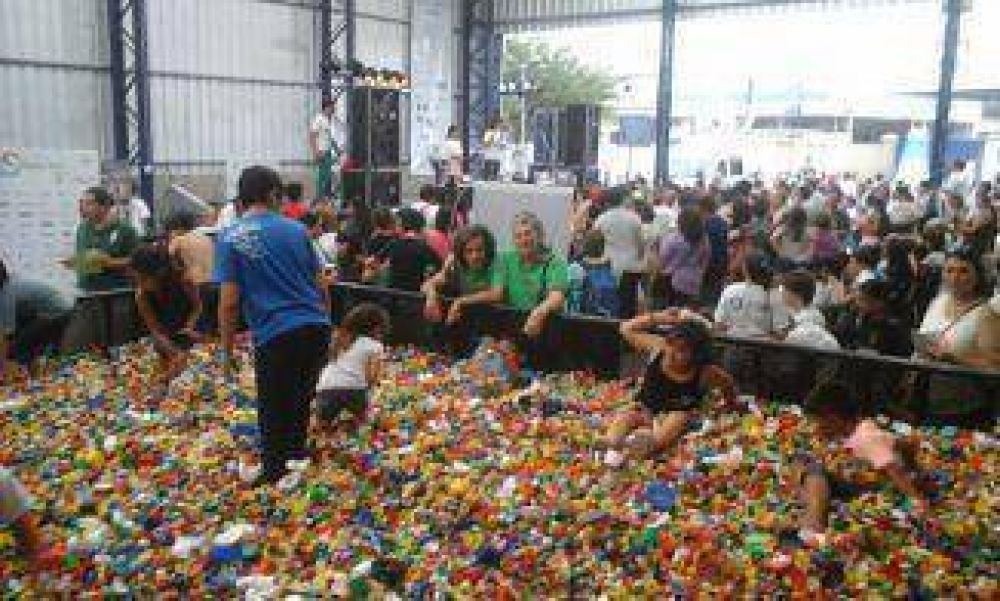 El Municipio particip� del r�cord Guiness de tapitas