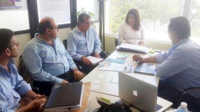 Munaf� se reuni� con directivos de PETROBRAS