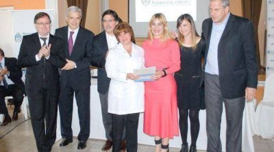 Sileoni y Dom�nguez entregaron aulas digitales m�viles a distritos de la Regi�n