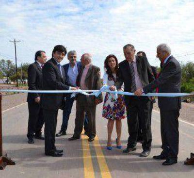 La Gobernadora inaugur� importantes obras e hizo anuncios