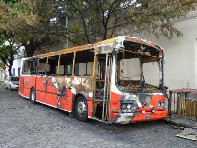 Se agrava la situaci�n de los autos abandonados en la Comuna 15