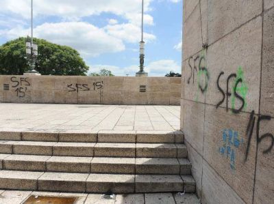 Recuperar el Monumento a la Bandera costar unos 100 mil pesos