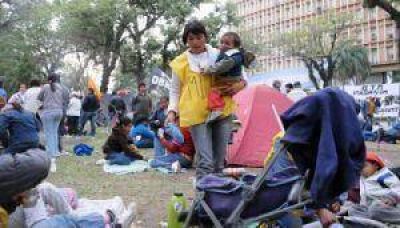 Grupos sociales presionaron ante la Casa de Gobierno
