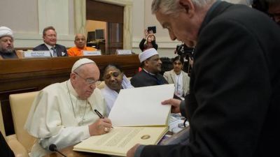 El Papa y otros l�deres religiosos firman un compromiso contra la trata de personas