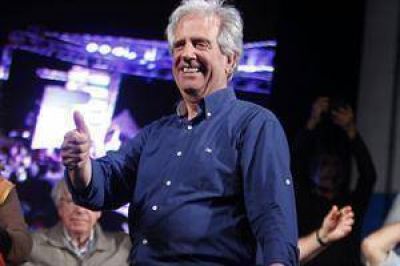 Tabar� toma distancia de Mujica con su gabinete