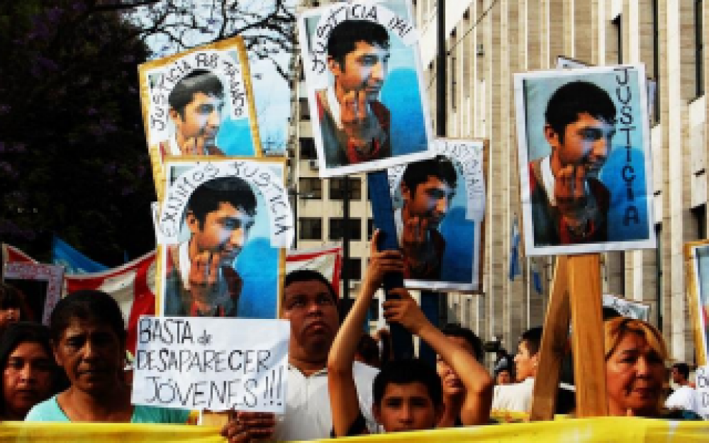 Gils Carb� recibi� a familiares de Franco Casco, el joven hallado muerto tras ser detenido