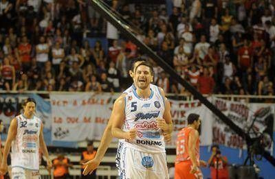 Pe�arol se qued� con todo