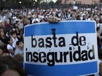 En el mismo barrio donde vive el intendente, los vecinos marchan por la inseguridad