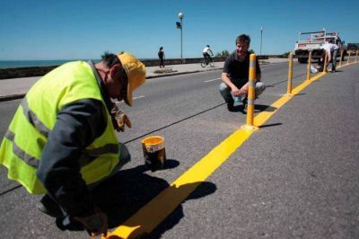 Instalaron delineadores de tr�nsito en Playa Chica