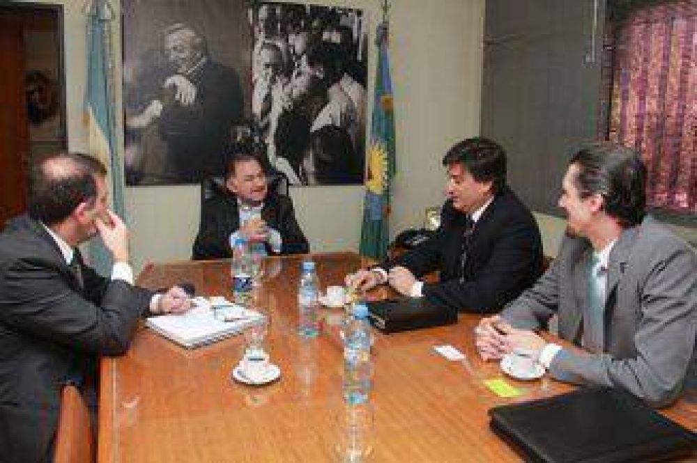 Julio Pereyra contin�a recibiendo a empresarios del distrito