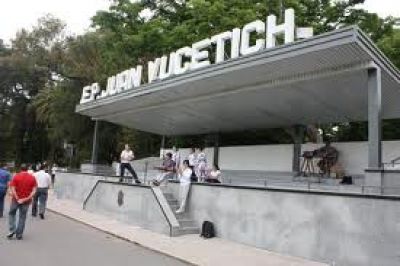 Pol�mica: Los egresados fueron enviados a otro distrito