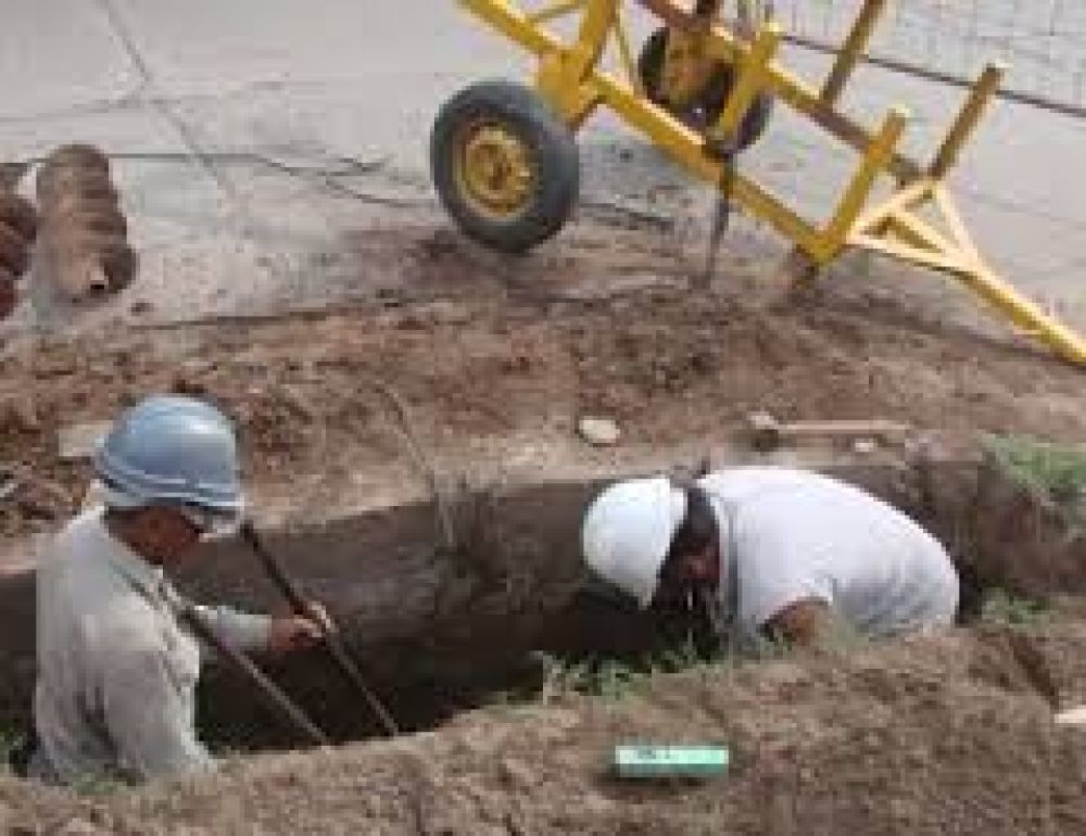 Con 38 grados, a ABSA se le ocurre hacer mantenimiento: Deja a 60 mil personas sin agua por 7 horas