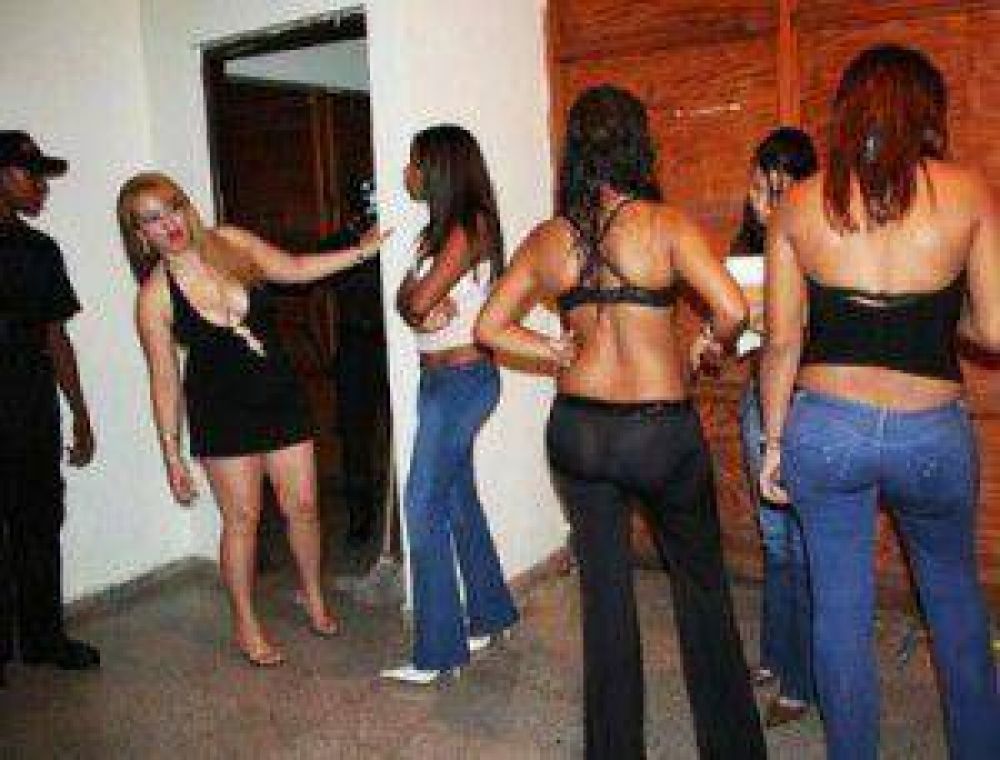 Allanaron un hotel del microcentro por prostituci�n VIP y trata