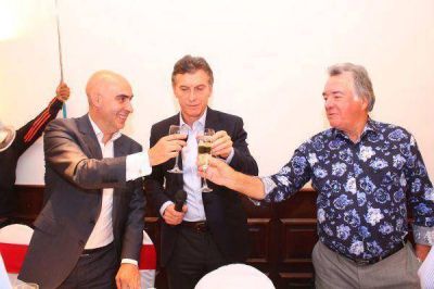 Macri brind� con Barrionuevo por un 2015 sin Impuesto a las Ganancias