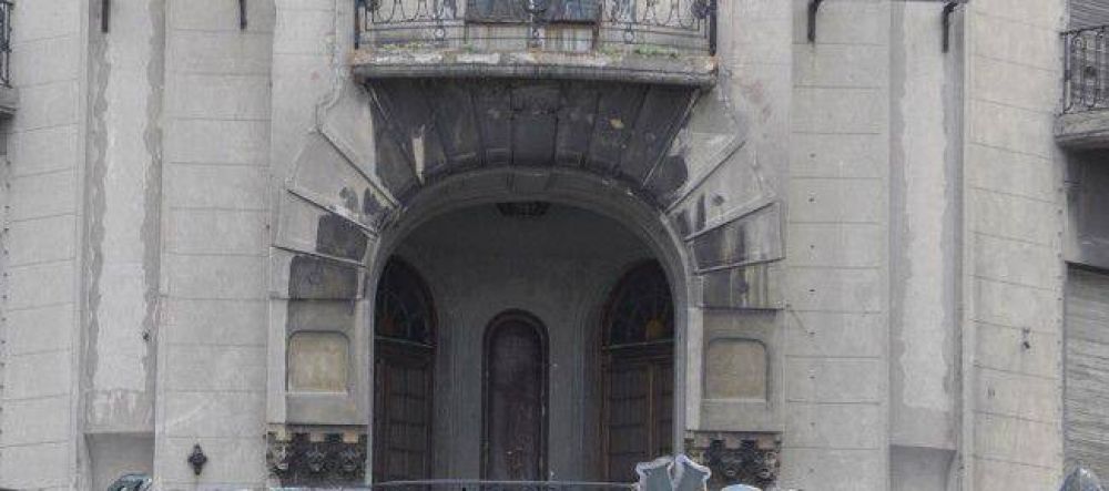 Se promulg� la ley para recuperar la Confiter�a del Molino