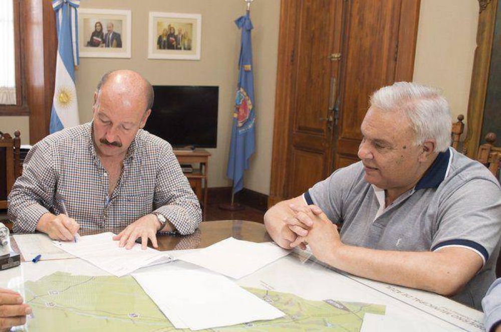 Inza firm� con la CEAL un nuevo convenio por el Fondo de Obras P�blicas