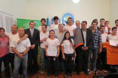 Se entregaron los Certificados a la Primera Promoci�n de Guardavidas