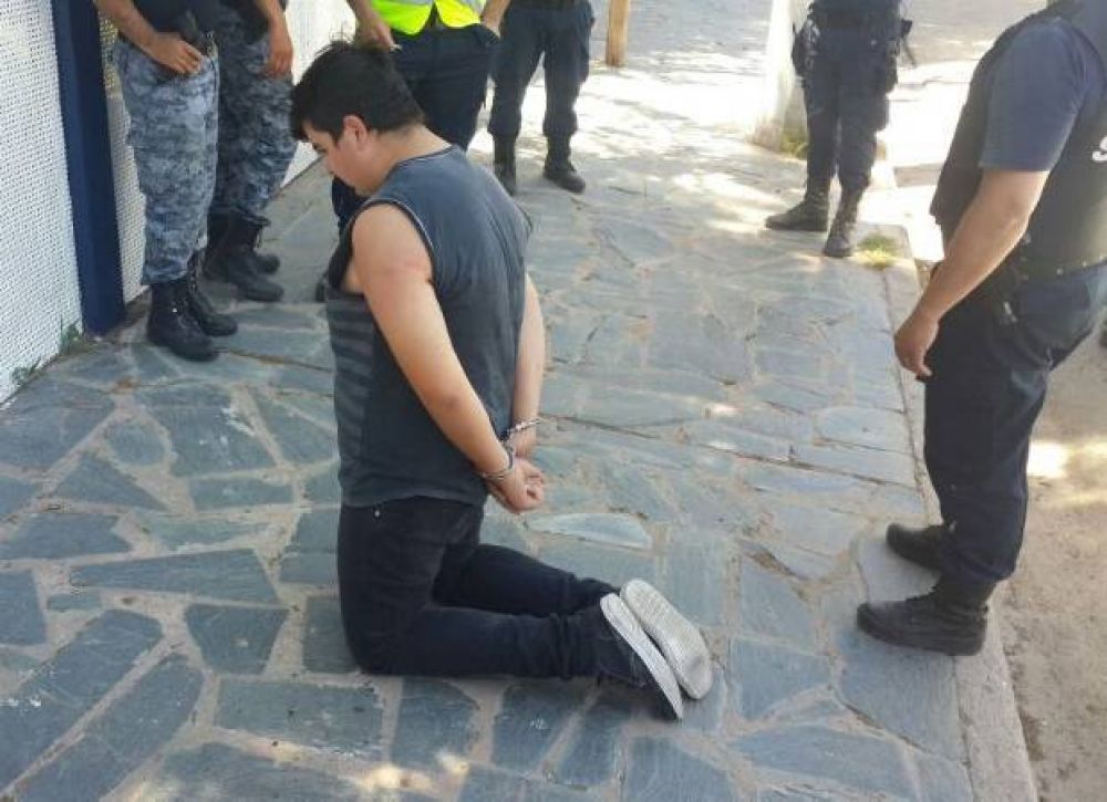 Atropell� a una menor, huy� y lo atraparon
