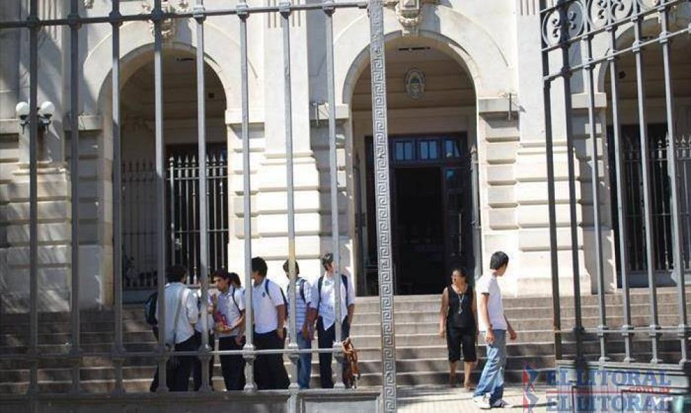 Creci� la matr�cula pero hay menos egresados en las escuelas secundarias locales