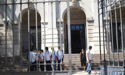 Creci� la matr�cula pero hay menos egresados en las escuelas secundarias locales