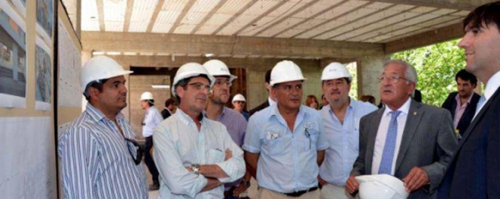 FELLNER Y BOSSIO RECORRIERON OBRAS DEL EDIFICIO PRO.CRE.AR Y EL PREDIO DONDE FUNCIONAR� ANSES