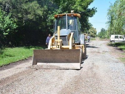 Contin�an los trabajos de bacheo, mejorado de calles y saneamiento para evitar anegaciones