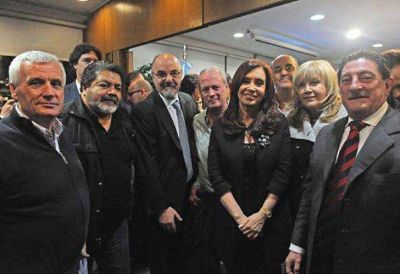 Tras el anuncio de Cristina, los gremios suspenden el paro y elogian al Gobierno