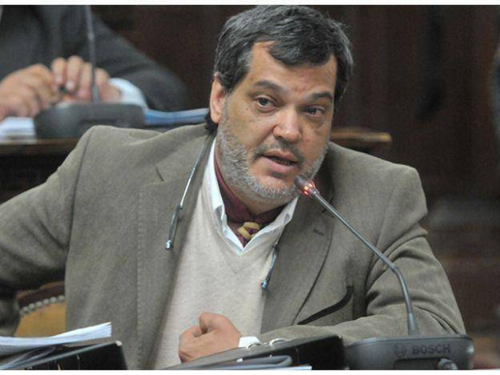 Piden que Cobos decida a qu� quiere ser candidato en el 2015