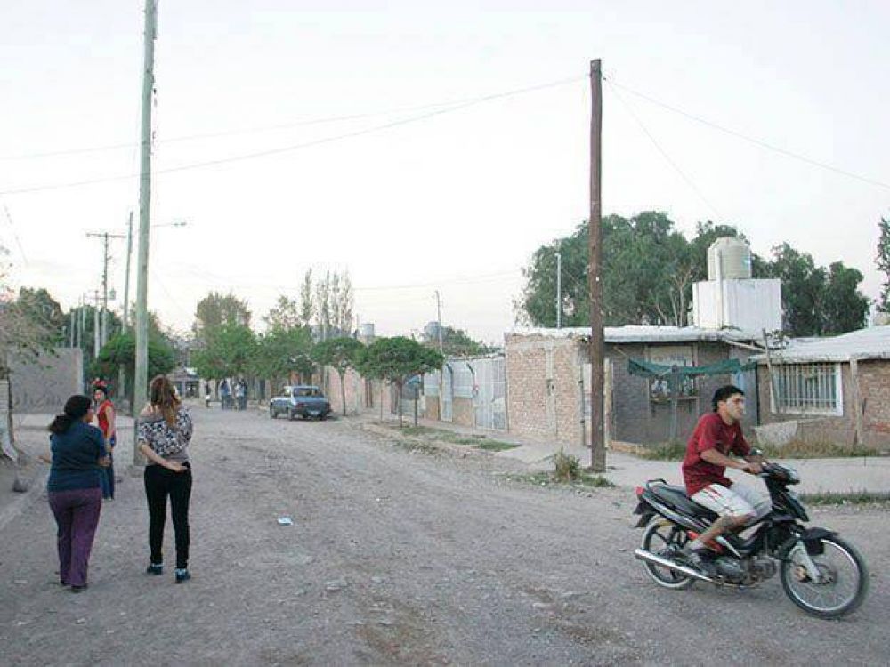 Los 11 mil empadronados de la Favorita podr�n votar en las escuelas del Barrio