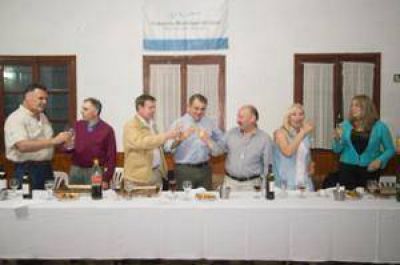 Inza comparti� una cena de despedida con jefes de la Guarnici�n Ej�rcito Azul
