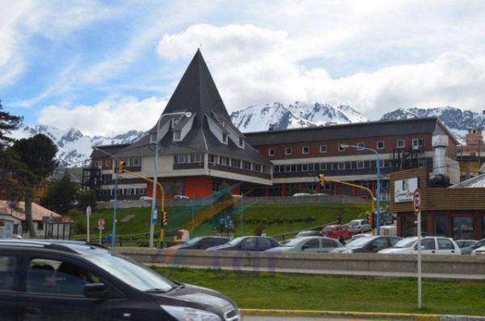 Estatales cobran a partir de esta medianoche y a�n no hay noticias sobre el aguinaldo