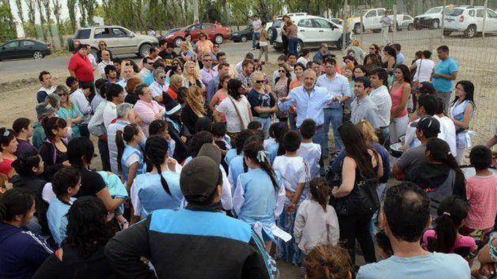 Buzzi: �Para este Gobierno, apoyar a las ONG y a las instituciones intermedias es una pol�tica de Estado�