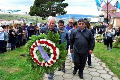 Peralta acompa�� a los trabajadores mineros en la celebraci�n de Santa B�rbara