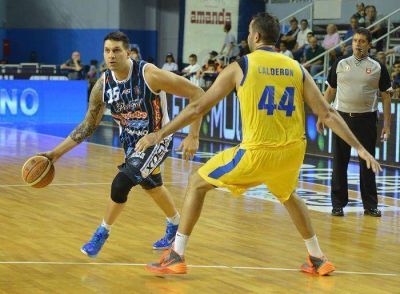 Boca sorprendi� a Pe�arol en el Polideportivo