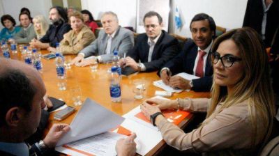 Scioli convoc� a los gremios docentes a discutir las paritarias de 2015 anticipadamente