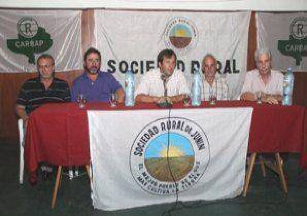 Los productores de Jun�n quieren que el intendente Mario Meoni los atienda