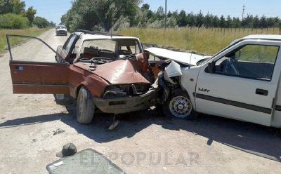 Seis heridos en un choque frontal entre dos veh�culos