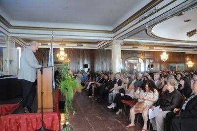 M�dicos celebraron su d�a con entrega de medallas y diplomas