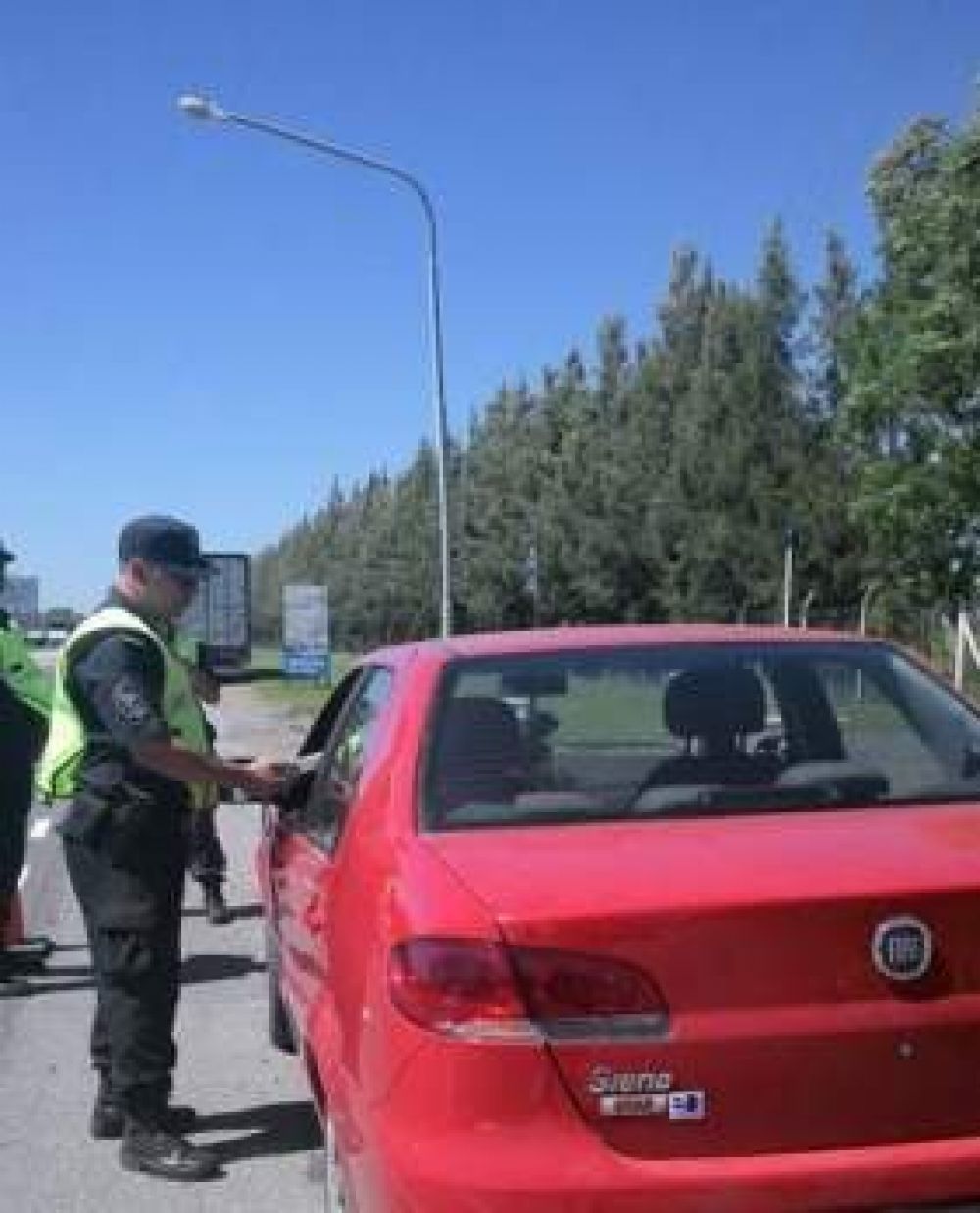 Con miles de autos hacia la Costa, circulaba ebrio y a contramano por la Ruta 2
