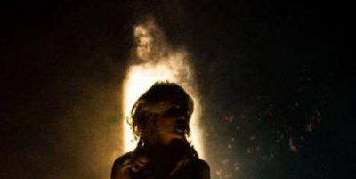 Furor en las redes sociales por una imagen de Lali Esp�sito y una figura parecida a Jes�s
