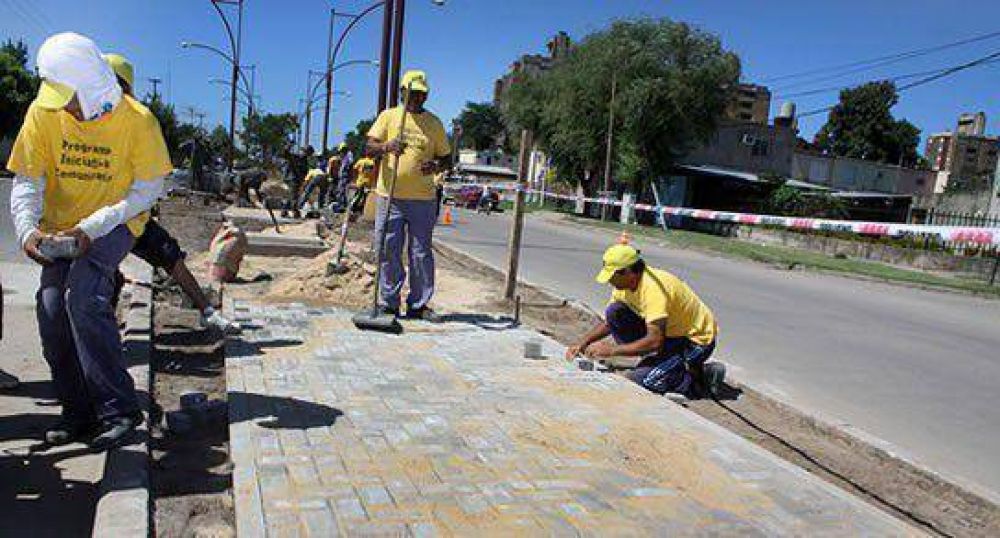 Avanzan obras en avenida Pe�aloza