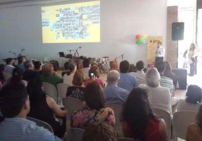 Cambiar las viejas pol�ticas propuso el PRO al cerrar el a�o