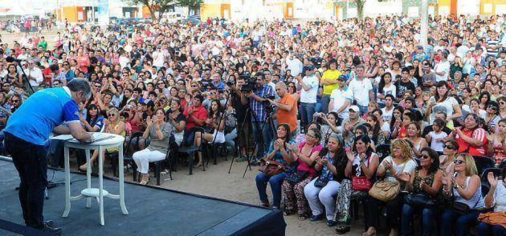 Poggi llam� a licitaci�n la construcci�n de tres escuelas, una subcomisar�a y un hospital