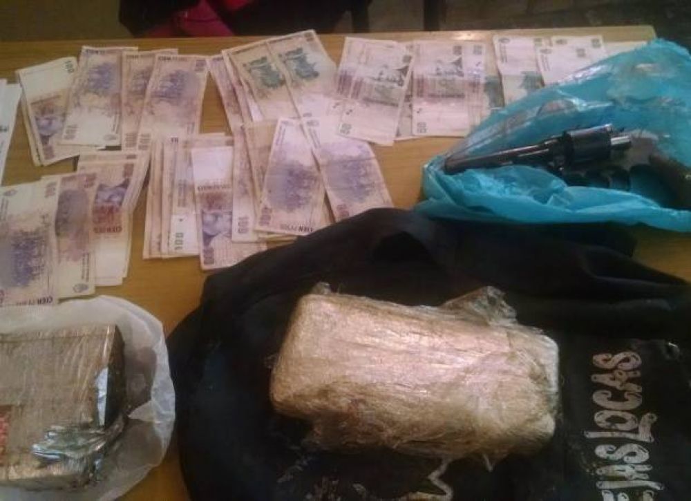 Villa Mercedes: secuestraron marihuana y dinero en efectivo en un allanamiento