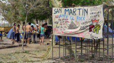 A una semana para el recital del Indio Solari, sus seguidores ya acampan en Mendoza