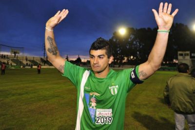 Omar Gallardo no se quiere ir de Estudiantes