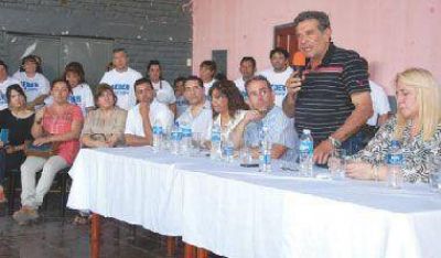 Beder Herrera destac� desarrollo de la comunidad de Nonogasta