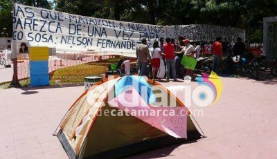 Los precarizados de Ambiente esperan ser recibidos por alg�n funcionario