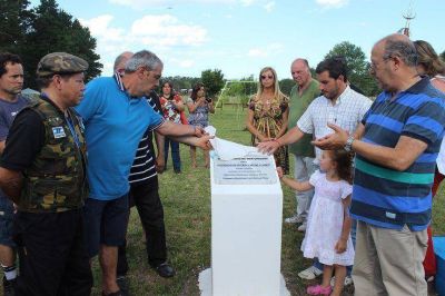 QUED� INAUGURADA EN LA CALETA LA PLAZA �VETERANO DE GUERRA CARLOS A. L�PEZ�
